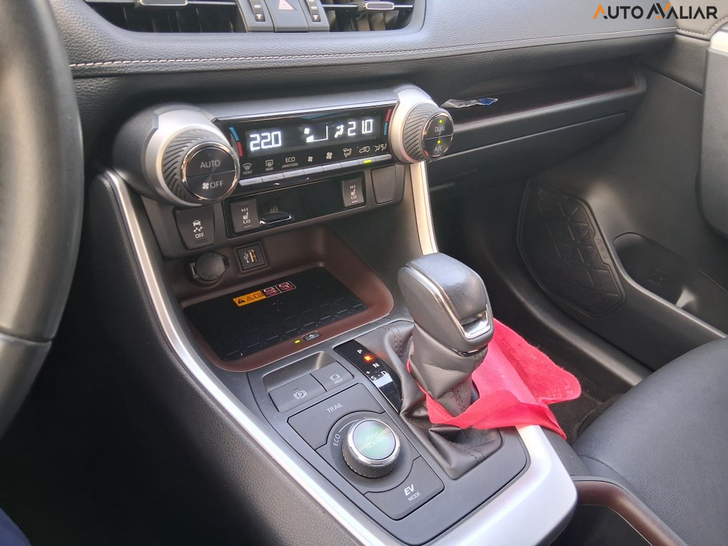 TOYOTA RAV4 2.5 VVT-IE HYBRID SX CONNECT AWD CVT