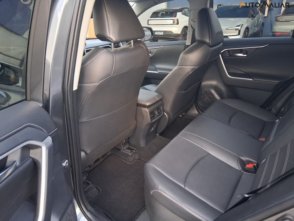 TOYOTA RAV4 2.5 VVT-IE HYBRID SX CONNECT AWD CVT