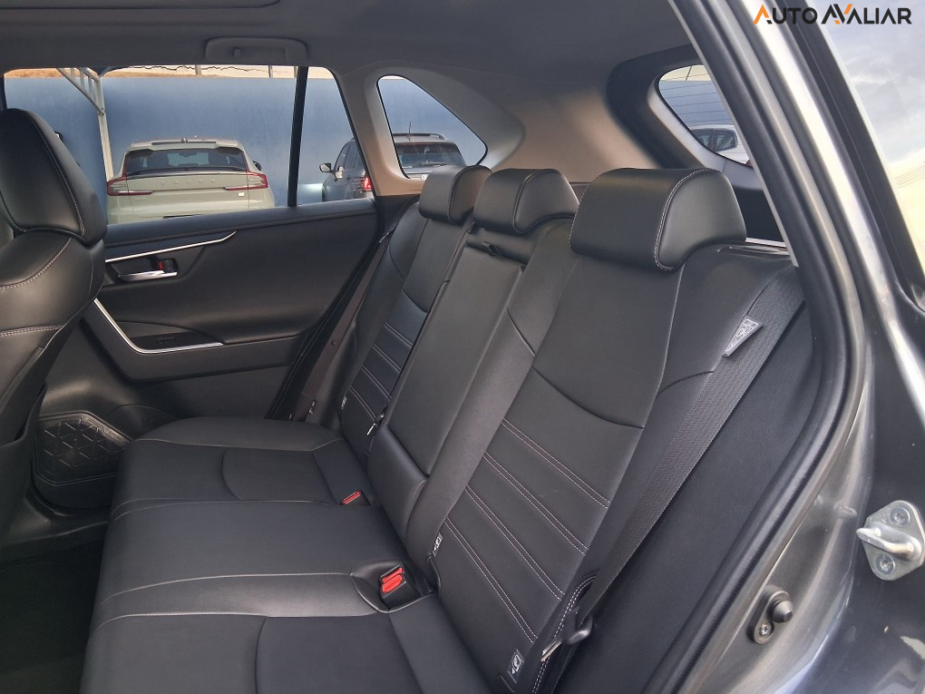 TOYOTA RAV4 2.5 VVT-IE HYBRID SX CONNECT AWD CVT