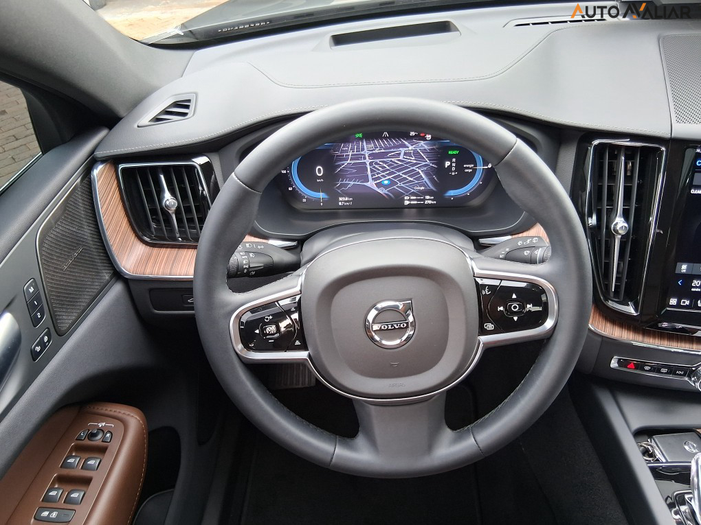 VOLVO XC60 2.0 T8 RECHARGE ULTIMATE AWD GEARTRONIC