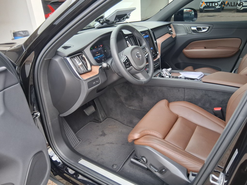 VOLVO XC60 2.0 T8 RECHARGE ULTIMATE AWD GEARTRONIC