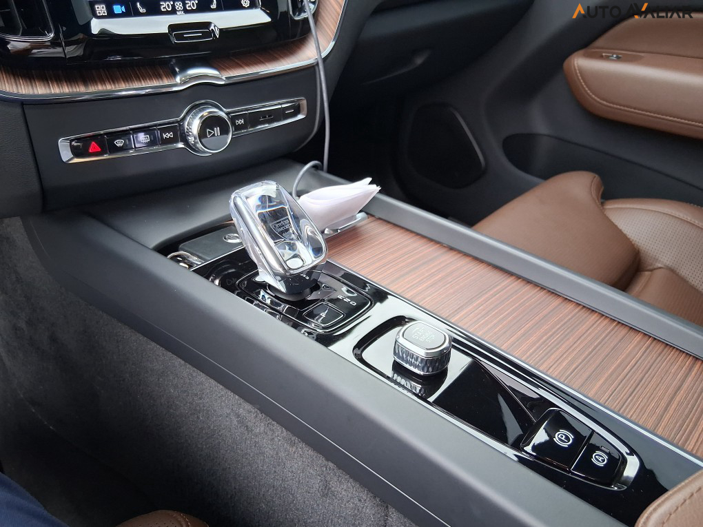 VOLVO XC60 2.0 T8 RECHARGE ULTIMATE AWD GEARTRONIC