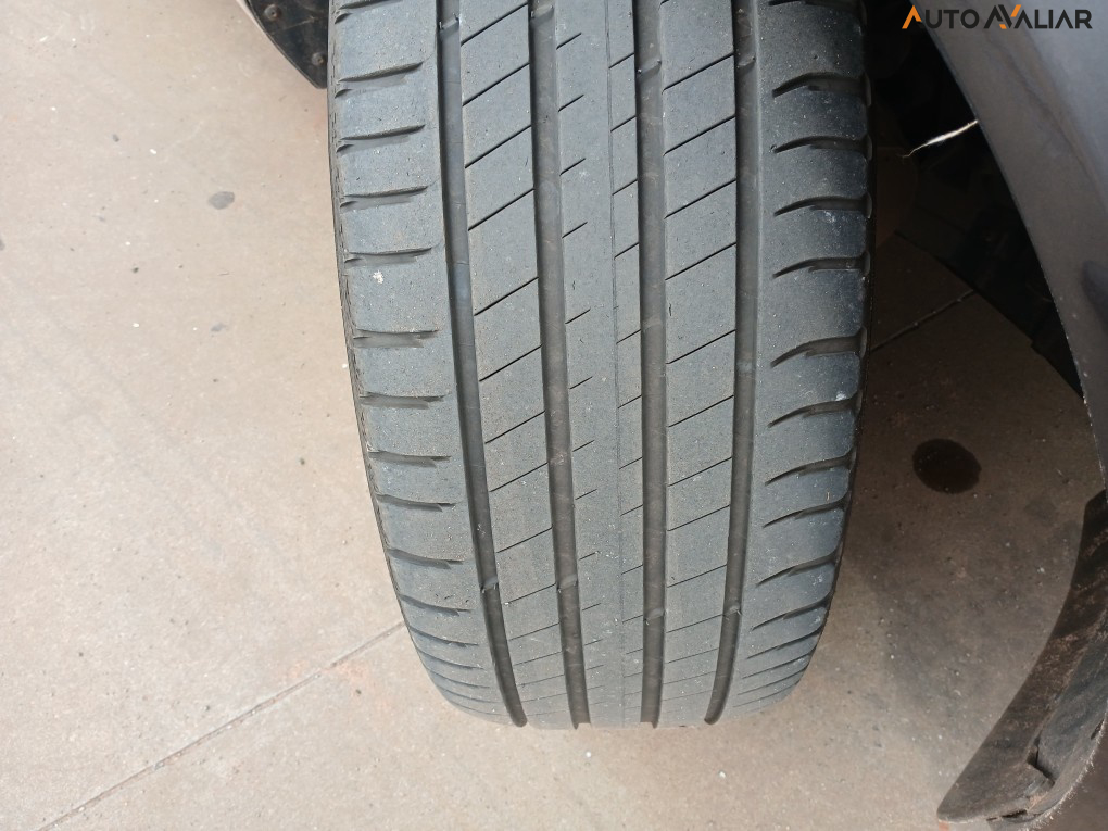 VOLVO XC60 2.0 T8 RECHARGE PLUS AWD GEARTRONIC