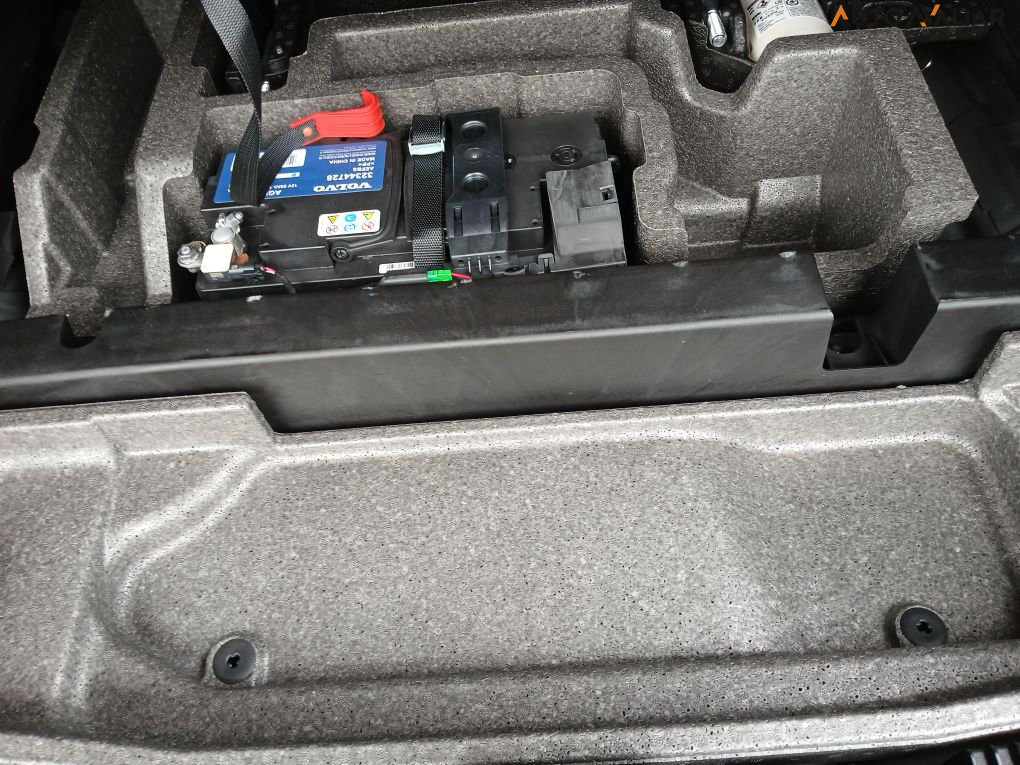 VOLVO XC60 2.0 T8 RECHARGE PLUS AWD GEARTRONIC