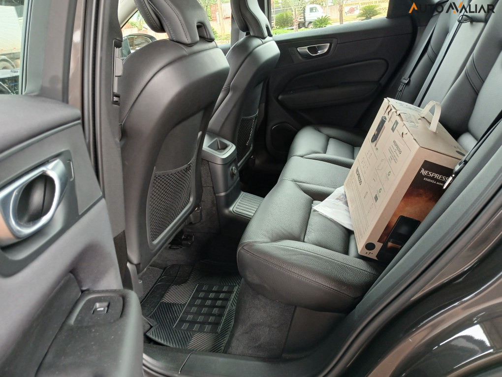 VOLVO XC60 2.0 T8 RECHARGE PLUS AWD GEARTRONIC