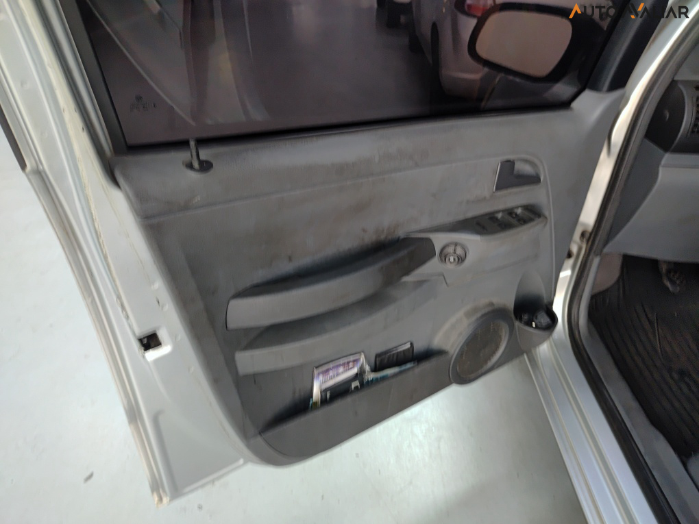 VOLKSWAGEN SPACEFOX 1.6 MI 8V FLEX 4P MANUAL