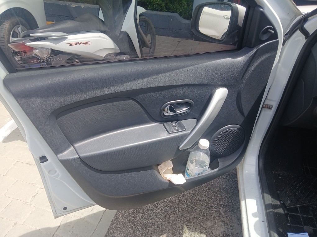 RENAULT SANDERO 1.0 EXPRESSION 16V FLEX 4P MANUAL