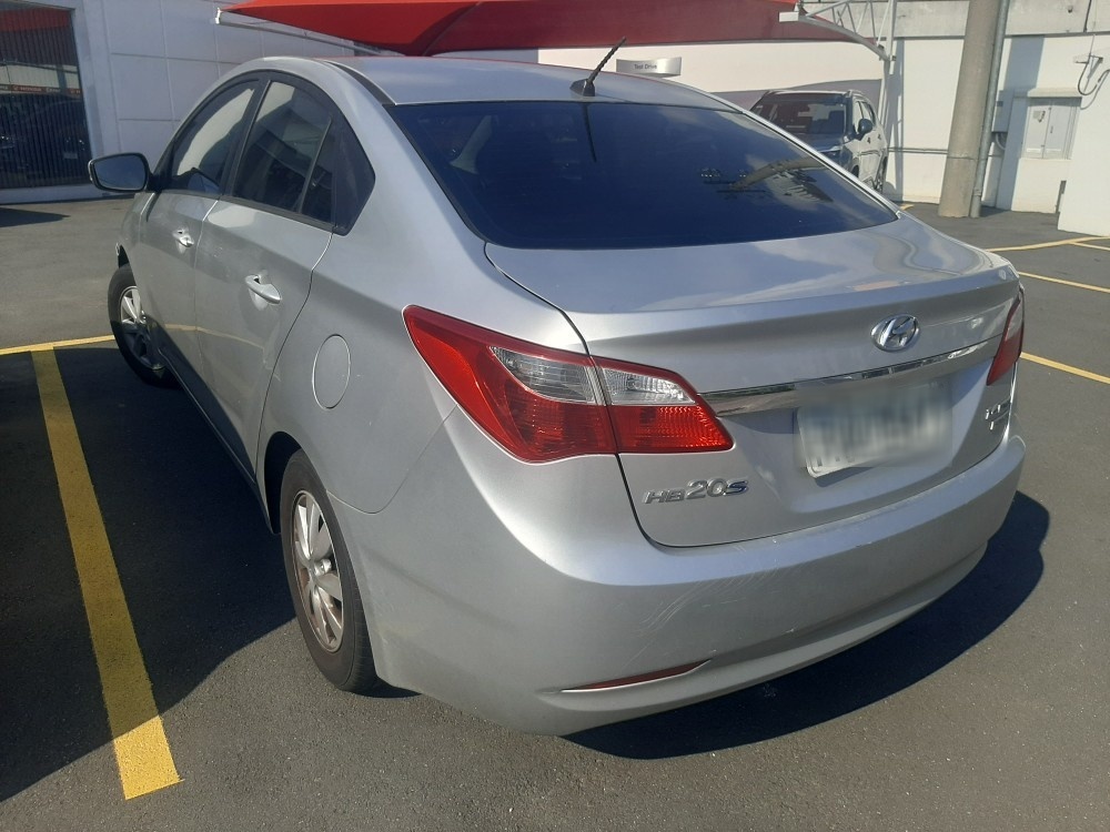 HYUNDAI HB20S 1.6 COMFORT PLUS 16V FLEX 4P AUTOMATICO