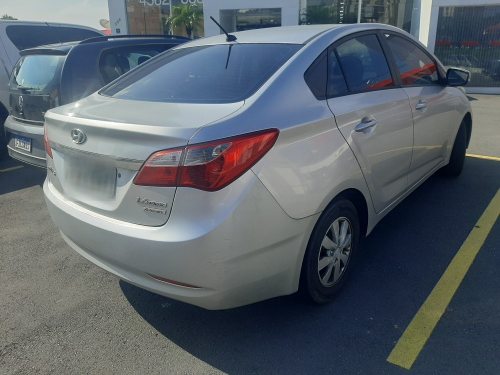 HYUNDAI HB20S 1.6 COMFORT PLUS 16V FLEX 4P AUTOMATICO