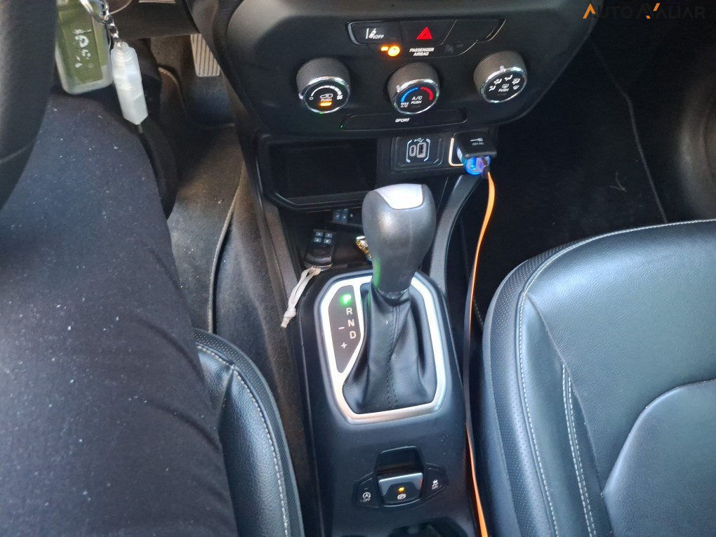 JEEP RENEGADE 1.3 T270 TURBO FLEX SPORT AT6