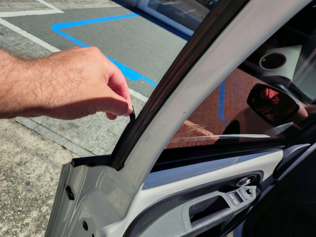 VOLKSWAGEN UP 1.0 MPI MOVE UP 12V FLEX 4P MANUAL