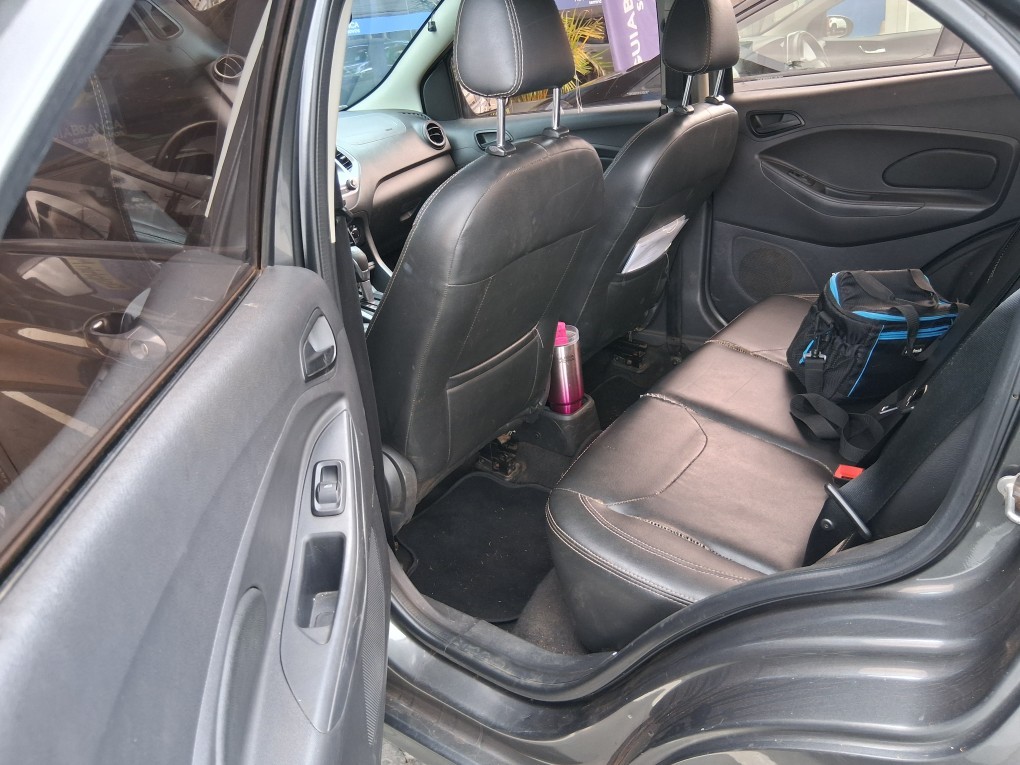 FORD KA 1.5 TI-VCT FLEX SE SEDAN AUTOMATICO