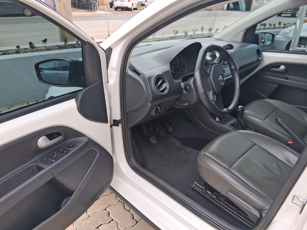 VOLKSWAGEN UP 1.0 170 TSI TOTAL FLEX XTREME 4P MANUAL