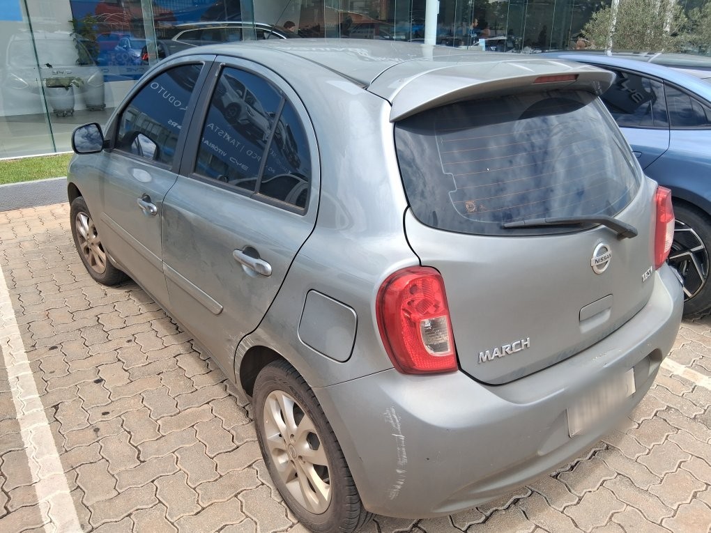 NISSAN MARCH 1.6 SV 16V FLEXSTART 4P XTRONIC