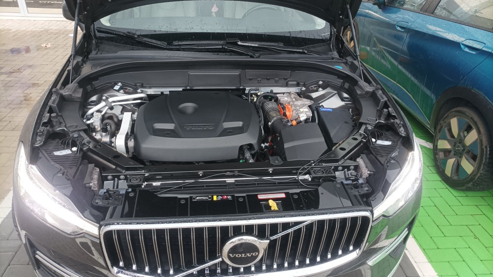 VOLVO XC60 2.0 T8 RECHARGE INSCRIPTION EXPRESSION AWD GEARTRONIC