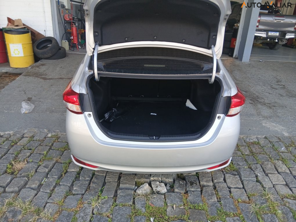 TOYOTA YARIS 1.5 16V FLEX SEDAN XL LIVE MULTIDRIVE