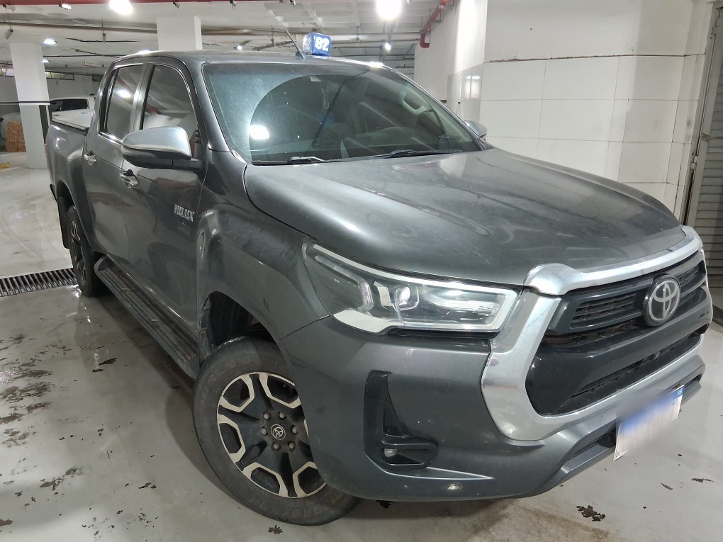 TOYOTA HILUX 2.8 D-4D TURBO DIESEL CD SRX 4X4 AUTOM&Aacute;TICO