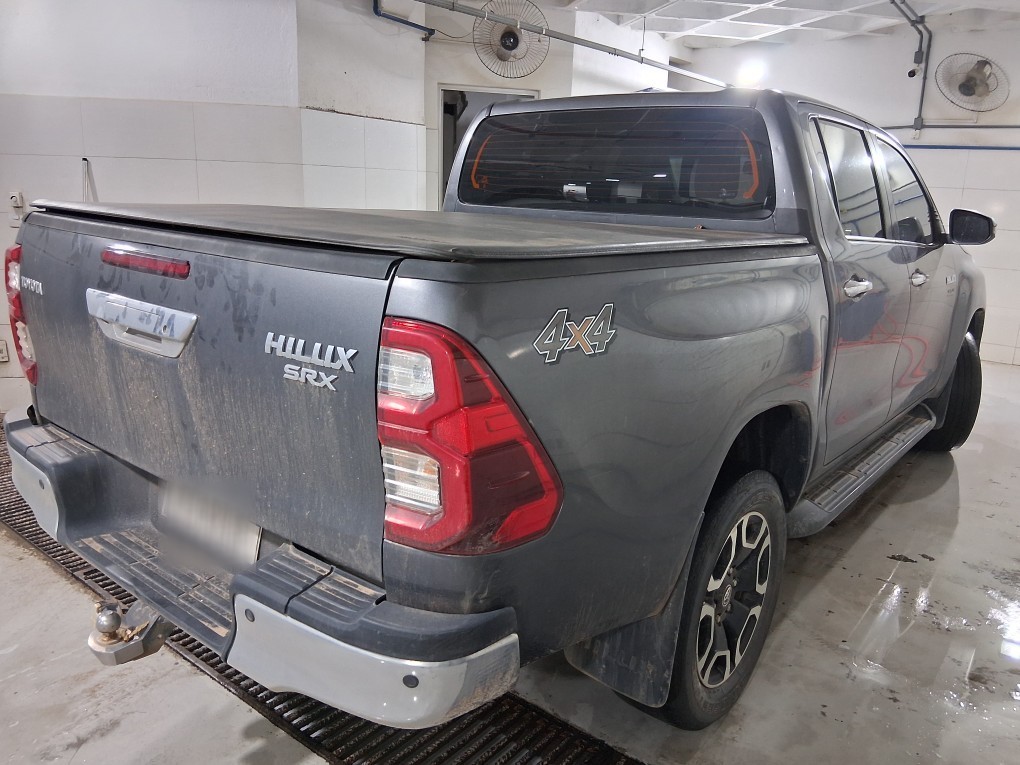 TOYOTA HILUX 2.8 D-4D TURBO DIESEL CD SRX 4X4 AUTOM&Aacute;TICO
