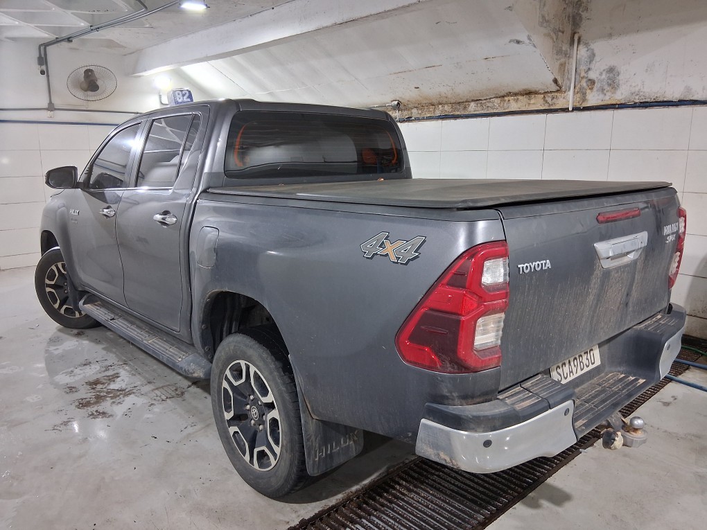 TOYOTA HILUX 2.8 D-4D TURBO DIESEL CD SRX 4X4 AUTOM&Aacute;TICO