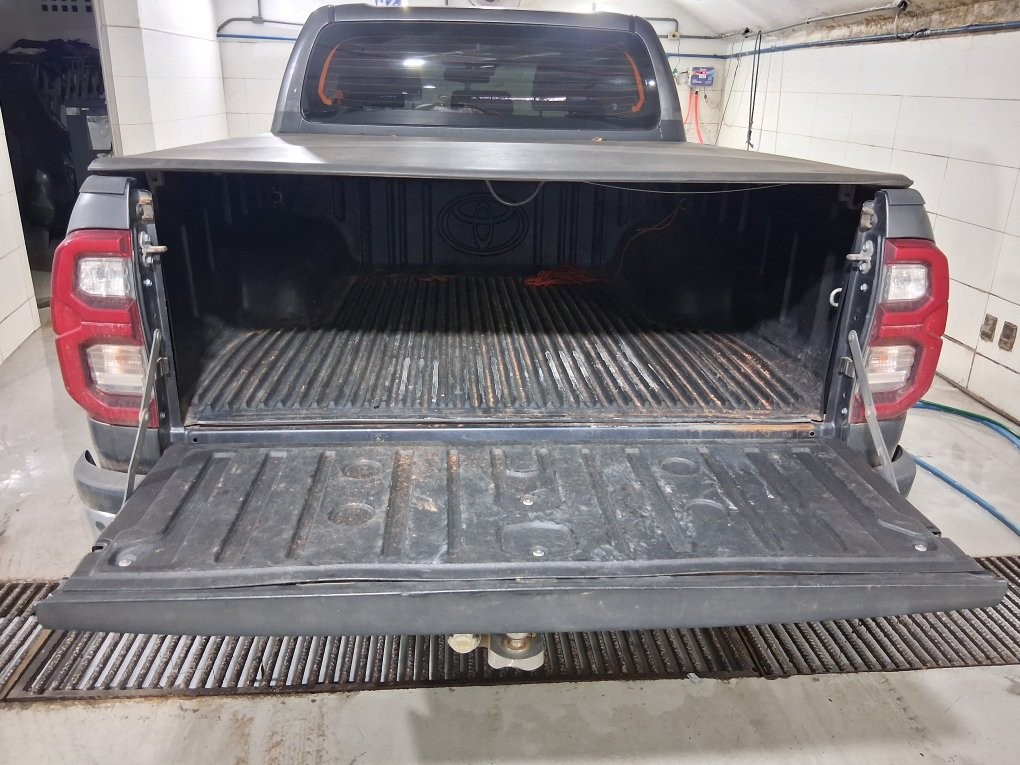 TOYOTA HILUX 2.8 D-4D TURBO DIESEL CD SRX 4X4 AUTOM&Aacute;TICO