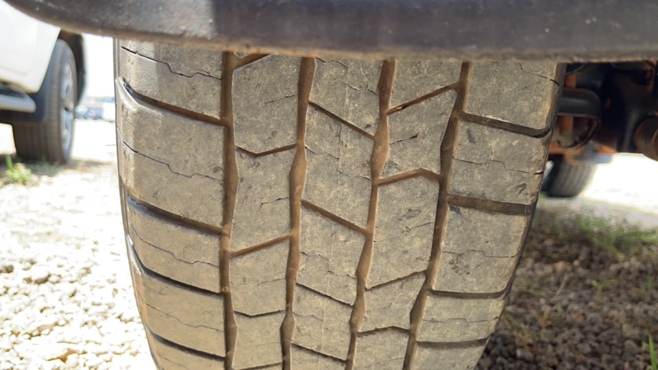 TOYOTA HILUX 2.8 D-4D TURBO DIESEL CD SRV 4X4 AUTOM&Aacute;TICO