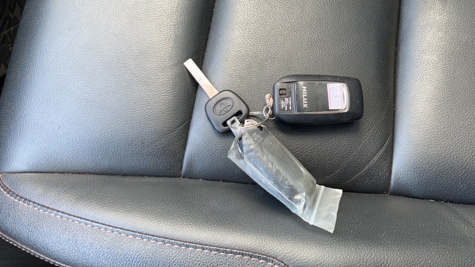 TOYOTA HILUX 2.8 D-4D TURBO DIESEL CD SRV 4X4 AUTOM&Aacute;TICO