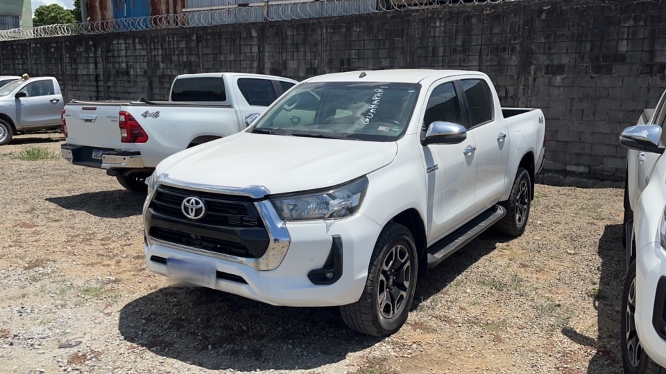 TOYOTA HILUX 2.8 D-4D TURBO DIESEL CD SRV 4X4 AUTOMÁTICO