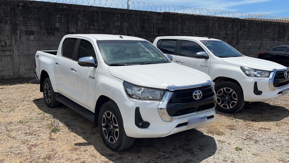 TOYOTA HILUX 2.8 D-4D TURBO DIESEL CD SRV 4X4 AUTOM&Aacute;TICO