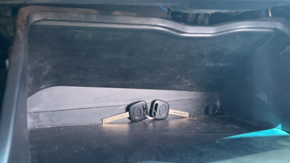 TOYOTA HILUX 2.8 D-4D TURBO DIESEL CD SRV 4X4 AUTOM&Aacute;TICO