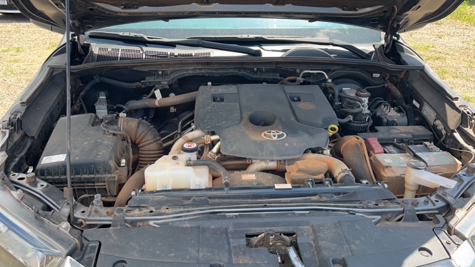 TOYOTA HILUX 2.8 D-4D TURBO DIESEL CD SRV 4X4 AUTOM&Aacute;TICO