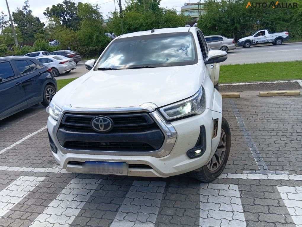 TOYOTA HILUX 2.8 D-4D TURBO DIESEL CD SRX 4X4 AUTOM&Aacute;TICO