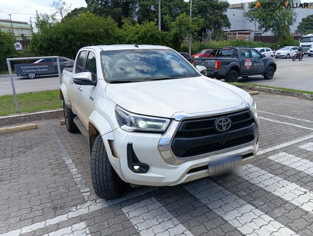 TOYOTA HILUX 2.8 D-4D TURBO DIESEL CD SRX 4X4 AUTOM&Aacute;TICO