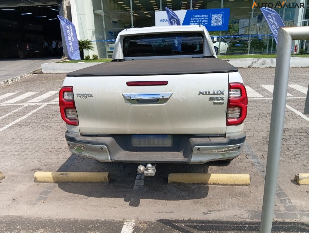 TOYOTA HILUX 2.8 D-4D TURBO DIESEL CD SRX 4X4 AUTOM&Aacute;TICO