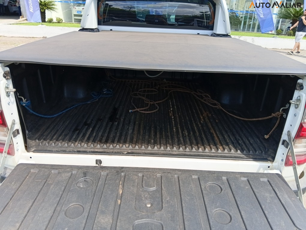 TOYOTA HILUX 2.8 D-4D TURBO DIESEL CD SRX 4X4 AUTOM&Aacute;TICO