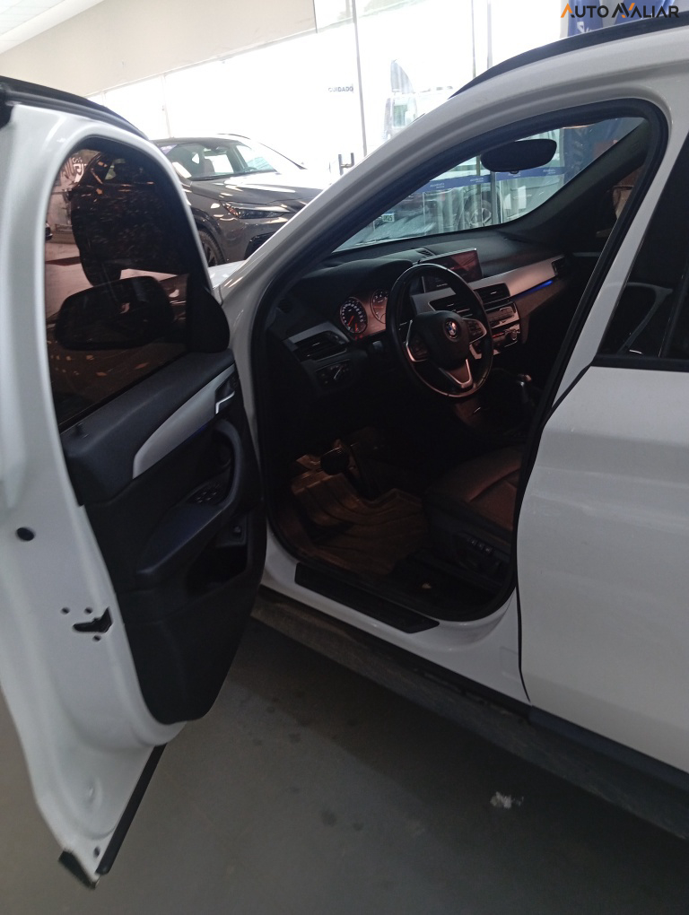BMW X1 2.0 16V TURBO ACTIVEFLEX SDRIVE20I 4P AUTOMATICO