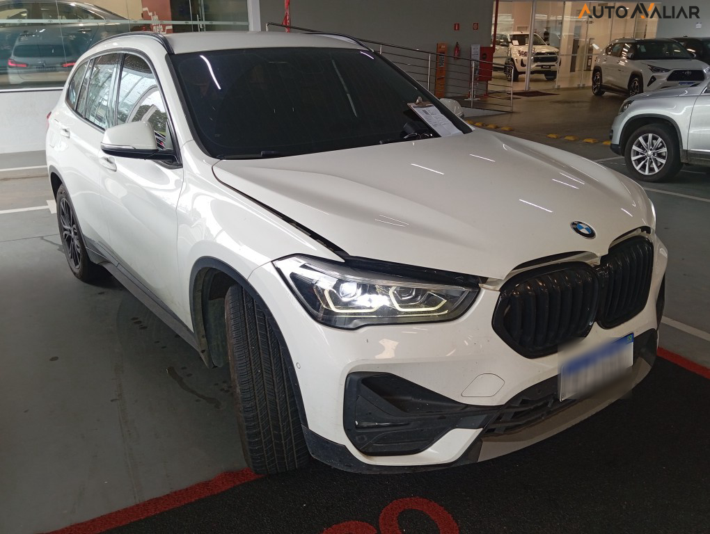 BMW X1 2.0 16V TURBO ACTIVEFLEX SDRIVE20I 4P AUTOMATICO