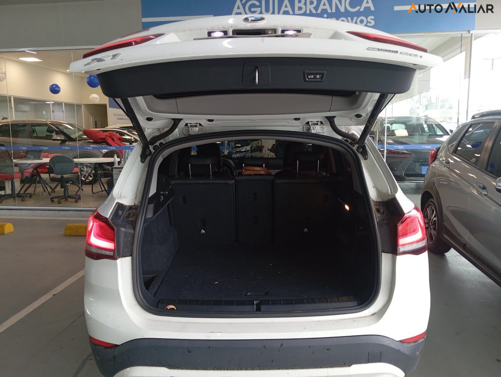 BMW X1 2.0 16V TURBO ACTIVEFLEX SDRIVE20I 4P AUTOMATICO