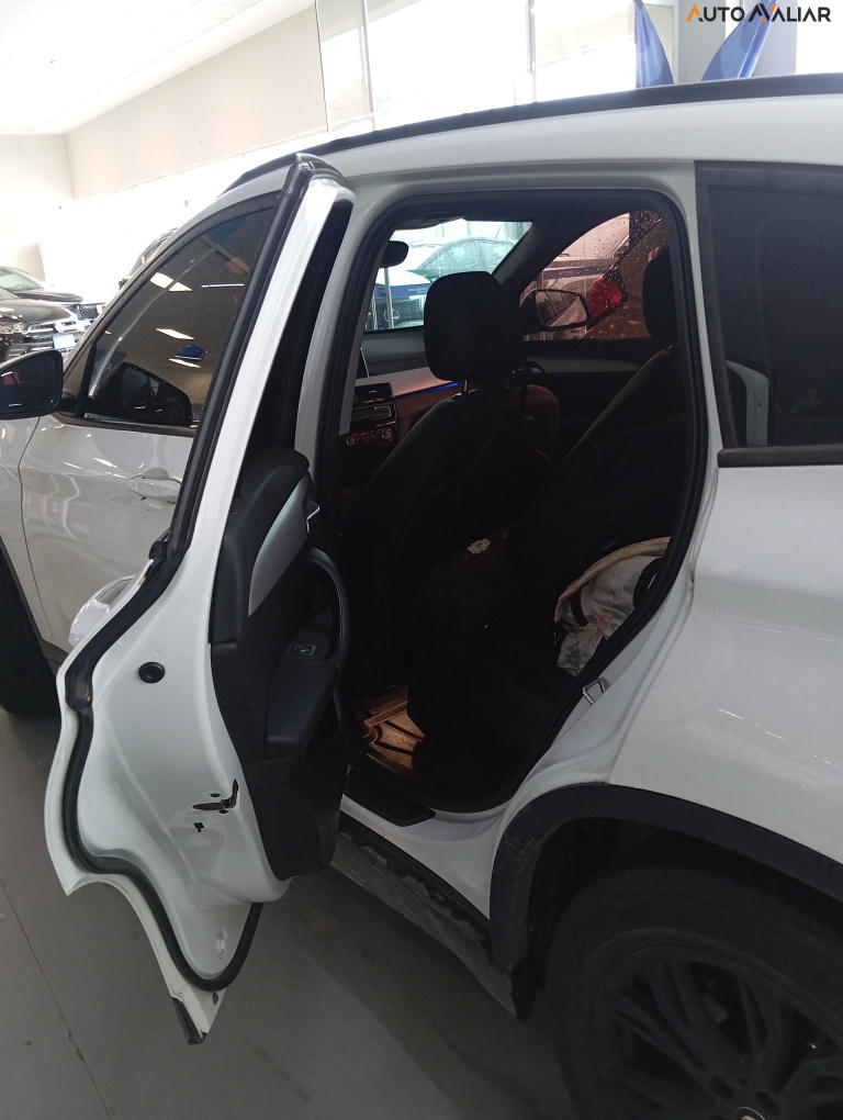 BMW X1 2.0 16V TURBO ACTIVEFLEX SDRIVE20I 4P AUTOMATICO