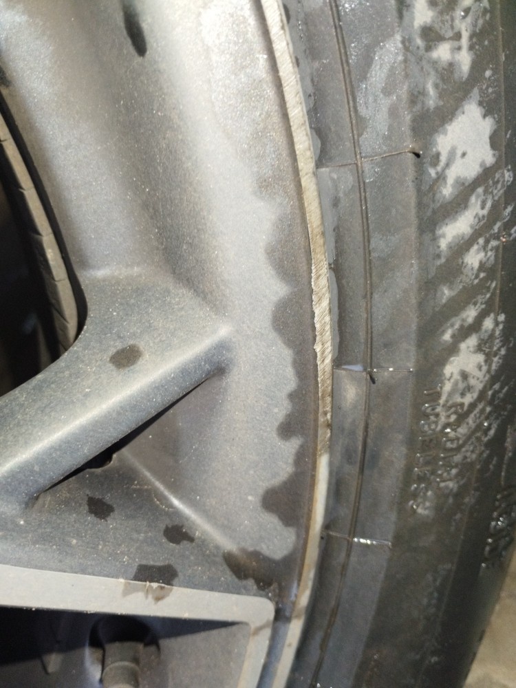 JEEP COMMANDER 2.0 TD380 TURBO DIESEL OVERLAND AT9