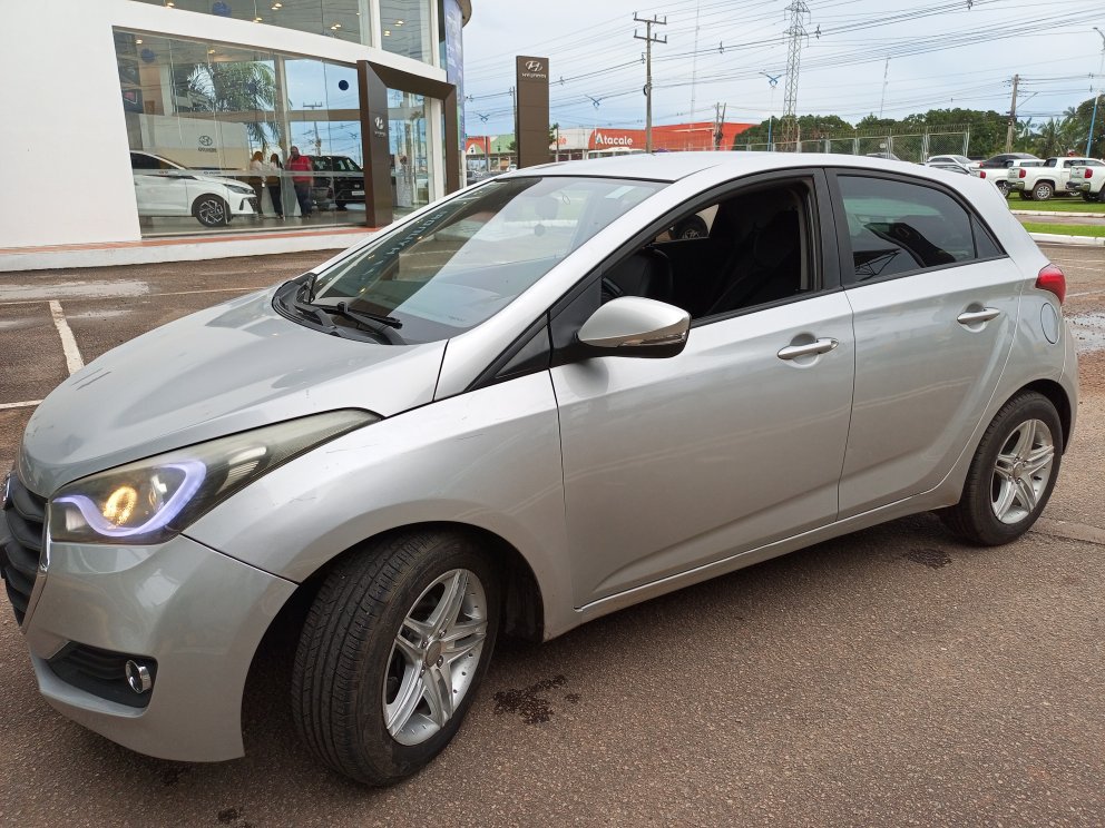HYUNDAI HB20 1.0 COMFORT PLUS 12V TURBO FLEX 4P MANUAL