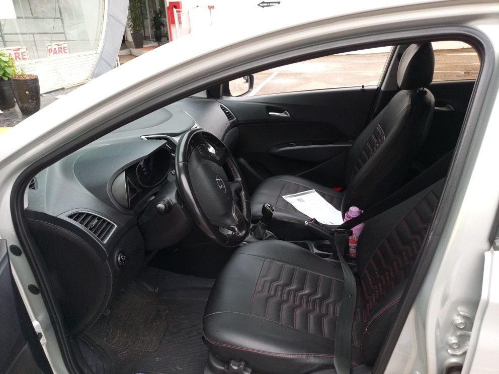 HYUNDAI HB20 1.0 COMFORT PLUS 12V TURBO FLEX 4P MANUAL