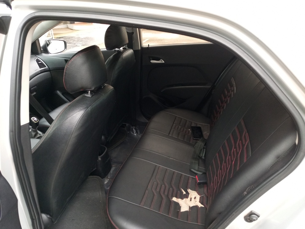 HYUNDAI HB20 1.0 COMFORT PLUS 12V TURBO FLEX 4P MANUAL