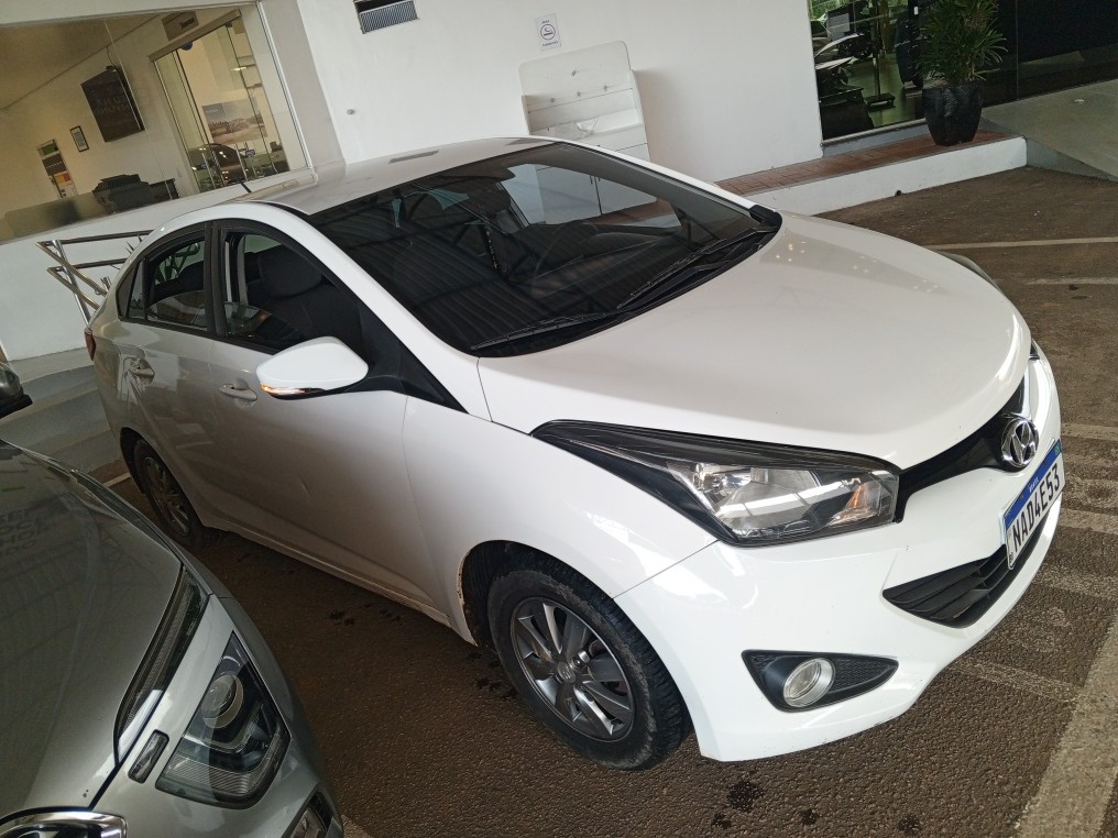 HYUNDAI HB20S 1.6 COMFORT PLUS 16V FLEX 4P AUTOMATICO