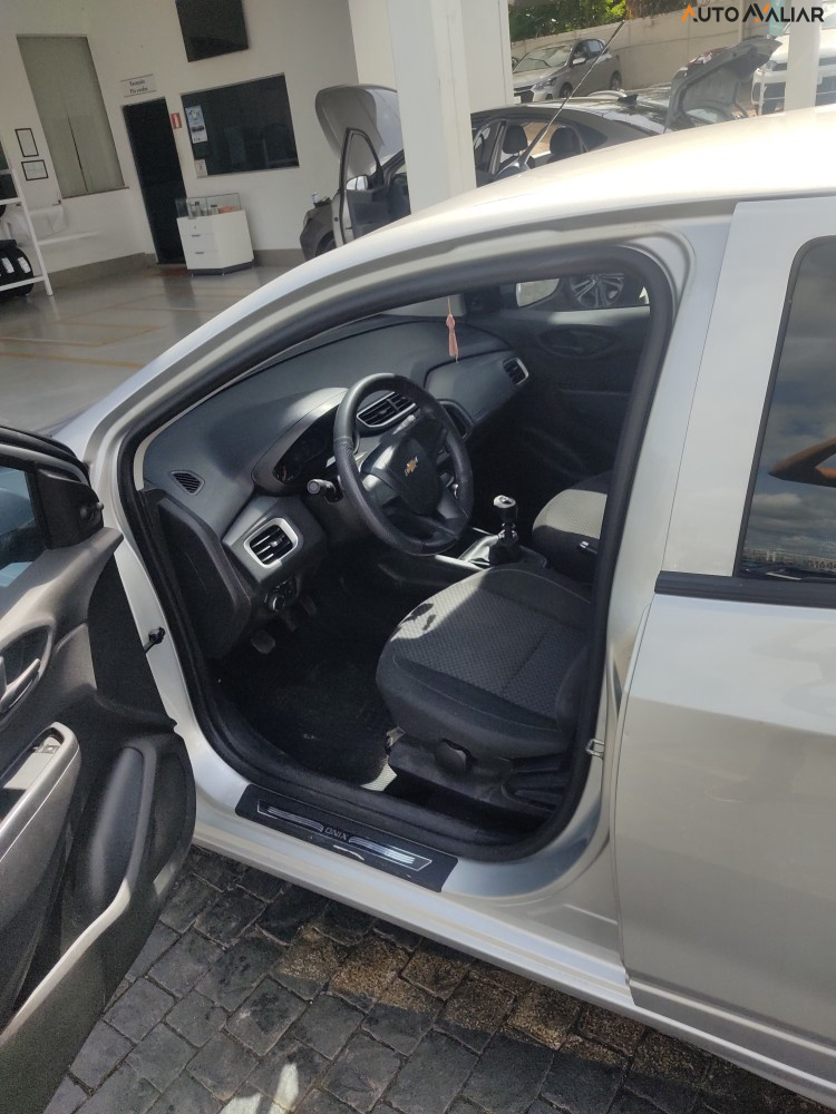 CHEVROLET ONIX 1.0 MPFI LT 8V FLEX 4P MANUAL