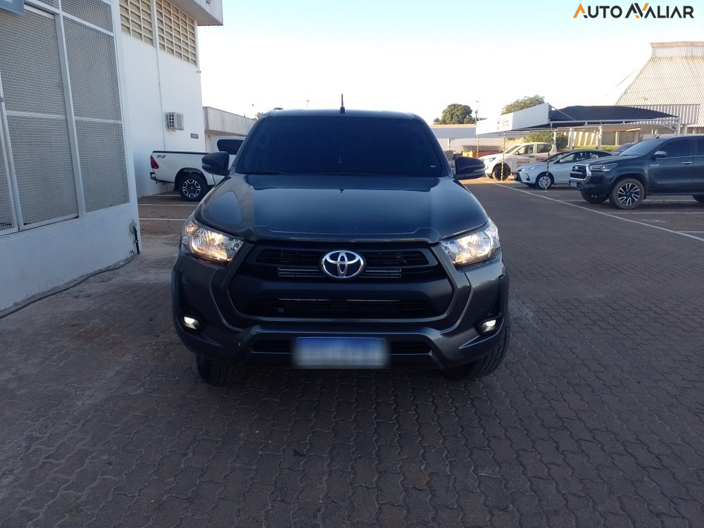 TOYOTA HILUX 2.8 D-4D TURBO DIESEL CD SR 4X4 AUTOM&Aacute;TICO