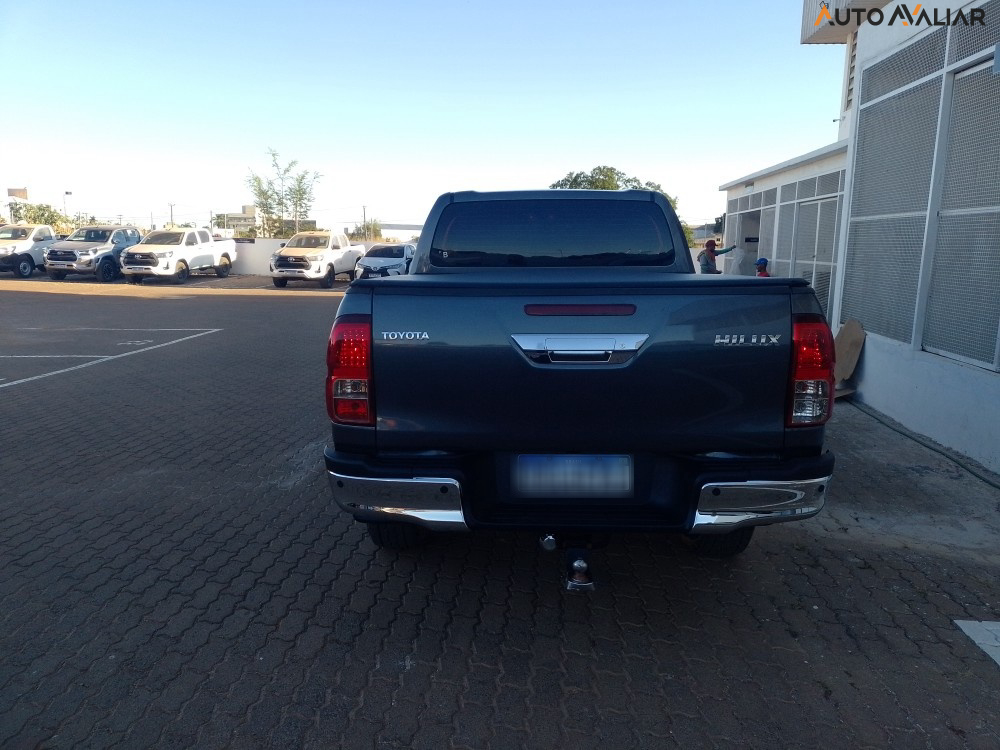 TOYOTA HILUX 2.8 D-4D TURBO DIESEL CD SR 4X4 AUTOM&Aacute;TICO