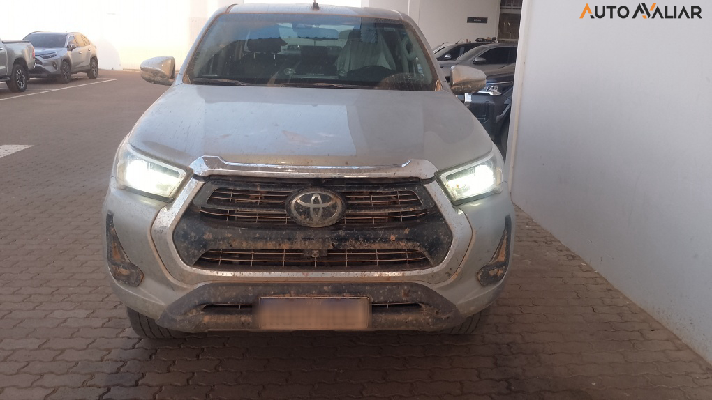 TOYOTA HILUX 2.8 D-4D TURBO DIESEL CD SRX 4X4 AUTOM&Aacute;TICO