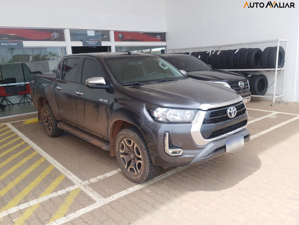TOYOTA HILUX 2.8 D-4D TURBO DIESEL CD SRV 4X4 AUTOM&Aacute;TICO