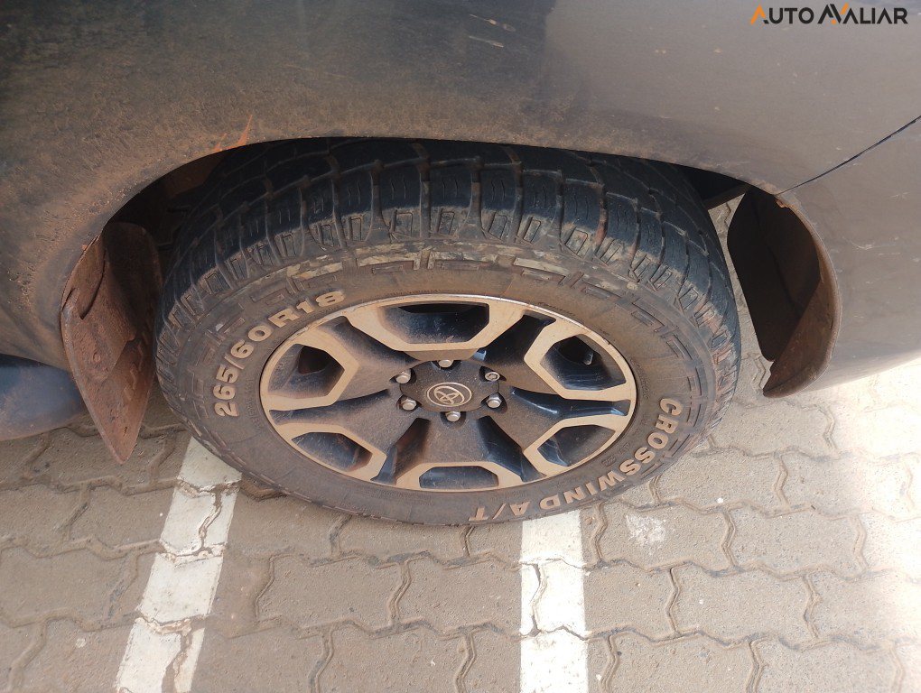 TOYOTA HILUX 2.8 D-4D TURBO DIESEL CD SRV 4X4 AUTOM&Aacute;TICO