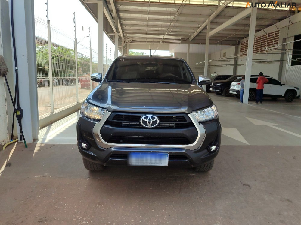 TOYOTA HILUX 2.8 D-4D TURBO DIESEL CD SR 4X4 AUTOM&Aacute;TICA